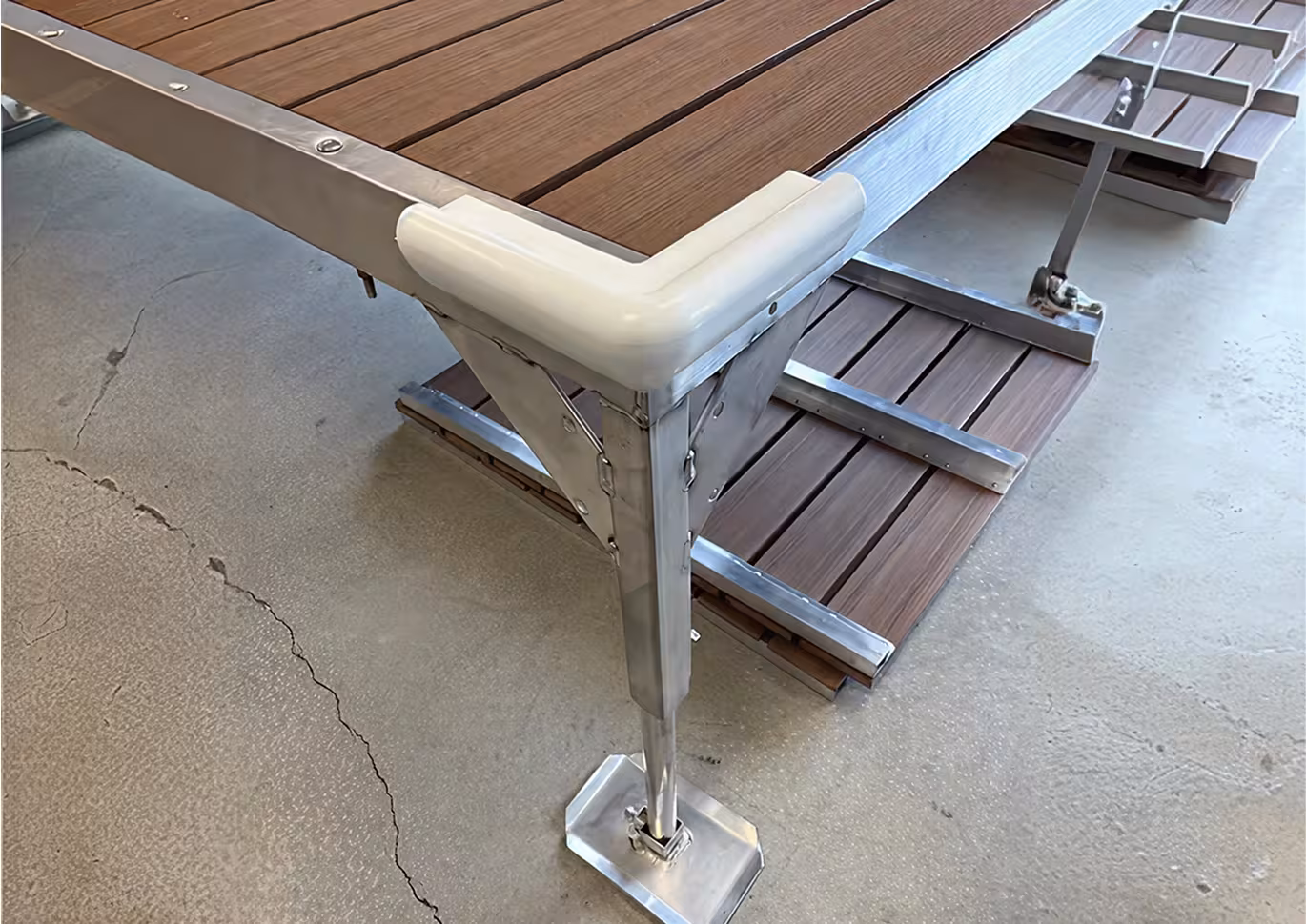 tip-in, Track, Classic Docks, Permanent Dock, Pier